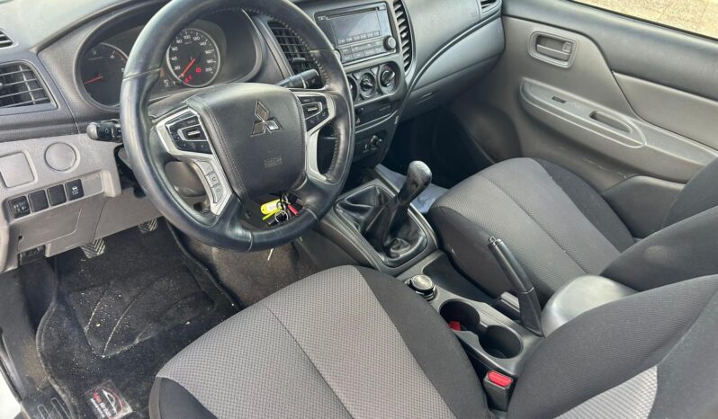 MITSUBISHI L200 DOBLE CABINA 250DID M-PRO 2.5D 154CV. lleno