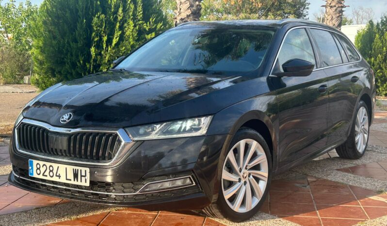 SKODA OCTAVIA COMBI STYLE 2.0 TDI 150CV lleno
