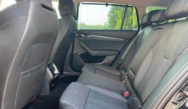 SKODA OCTAVIA COMBI STYLE 2.0 TDI 150CV lleno
