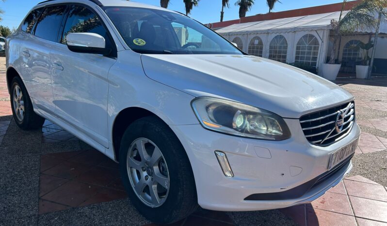 VOLVO XC60 D3 MOMENTUM 138CV lleno