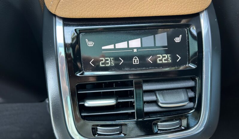 VOLVO XC60 2.0 B4 D4 AWD 197CV INSCRIPTION 2019 lleno