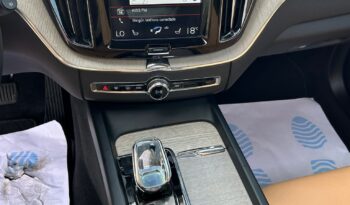 VOLVO XC60 2.0 B4 D4 AWD 197CV INSCRIPTION 2019 lleno
