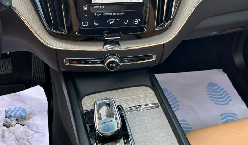 VOLVO XC60 2.0 B4 D4 AWD 197CV INSCRIPTION 2019 lleno