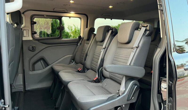 FORD TRANSIT CUSTOM COMBI 320 L2 TITANIUM 2.0 TDCI 130CV 8 PLAZAS lleno