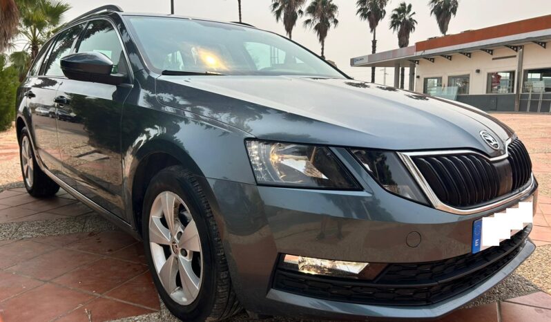 SKODA OCTAVIA COMBI AMBITION 1.6 TDI 115CV 2020 lleno