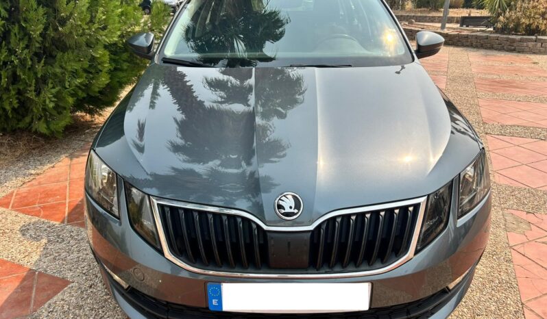 SKODA OCTAVIA COMBI AMBITION 1.6 TDI 115CV 2020 lleno