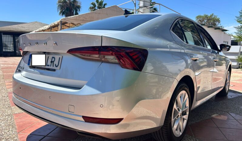 SKODA OCTAVIA AMBITION 2.0 TDI 150CV lleno